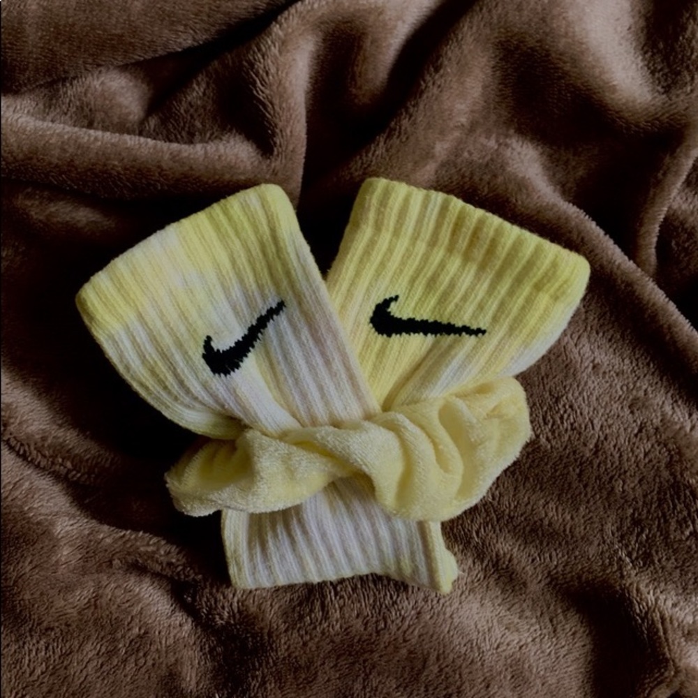 Nike the dye socks